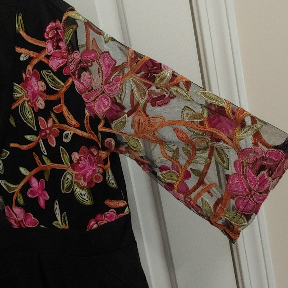 Sheer Floral Embroidered Sleeve Dress!! - Picture 4 of 7